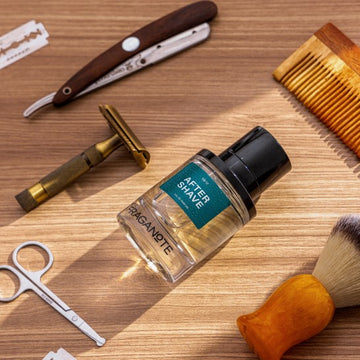after shave Eau De parfum with shaving essentials